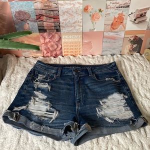 These are super cute, comfortable, mom shorts, from American Eagle 🦅